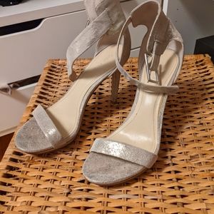 Calvin Klein Vivian Sandals - 8.5 - Sparkle Silverish Gold